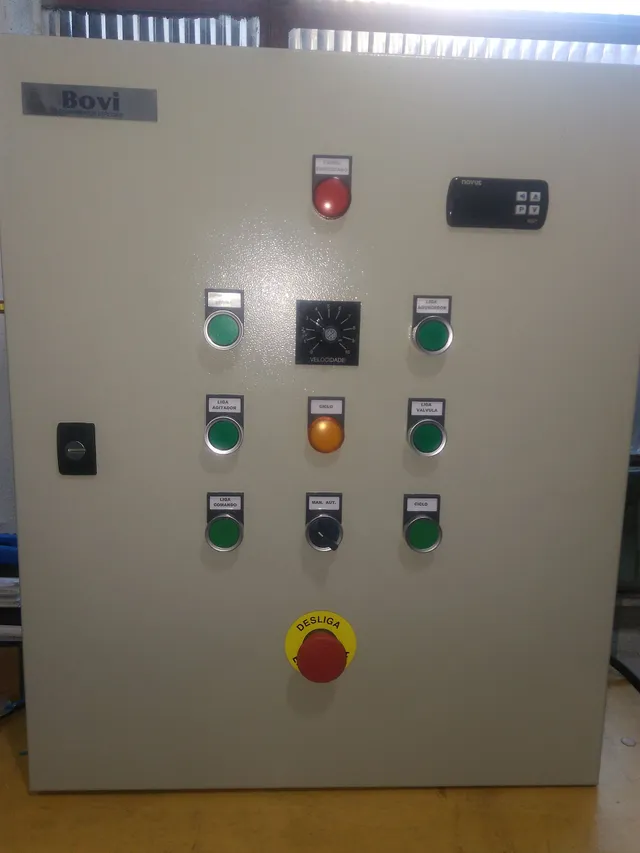 Painel de controle com botões